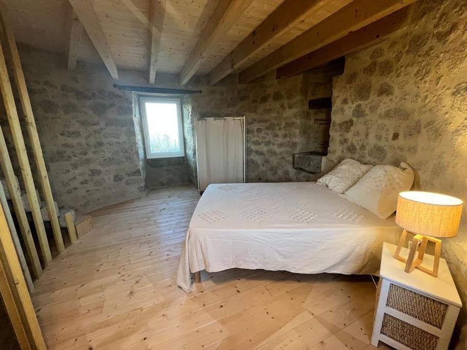 Вилла Loue Ancien Moulin A Vent Avec Piscine Et Jacuzzi Neuvy-Bouin Экстерьер фото